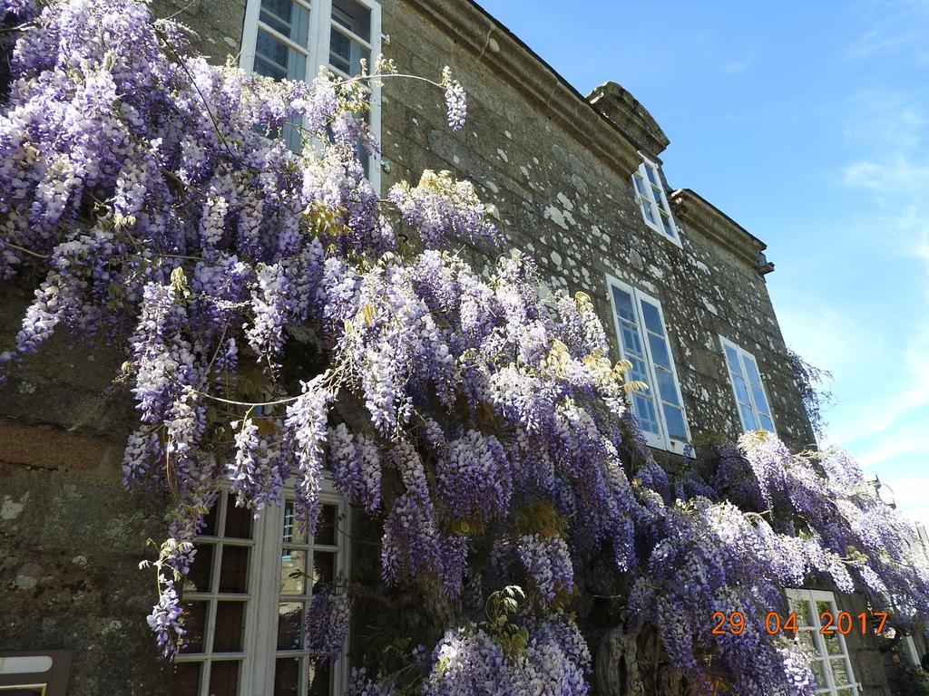 Logis Le Prieure Hotel Locronan Buitenkant foto